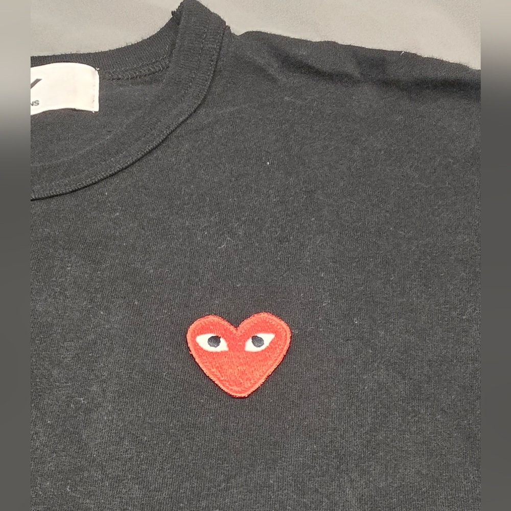 SOLD!!!! PLAY Comme Des Garcons Red Heart Tshirt In Black Size XL - Picture 2 of 8